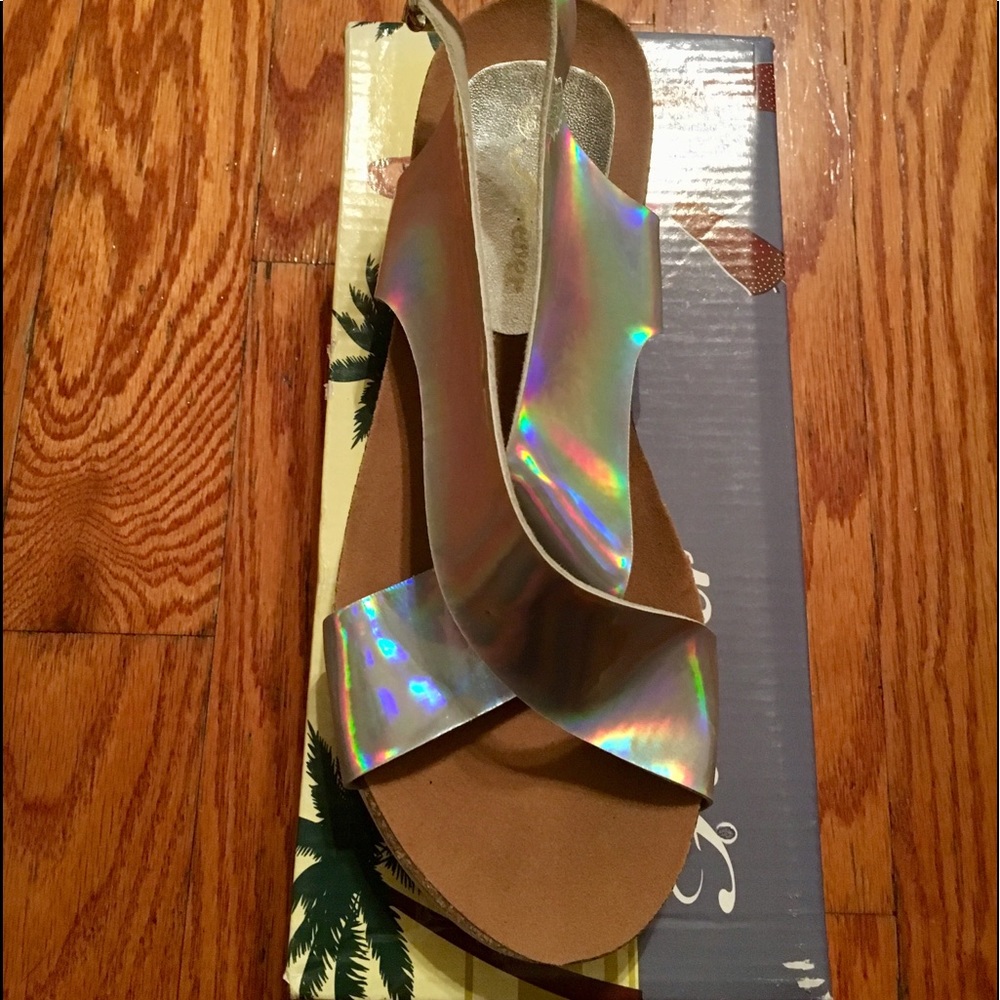 BRAND NEW Metallic Silver Sandal